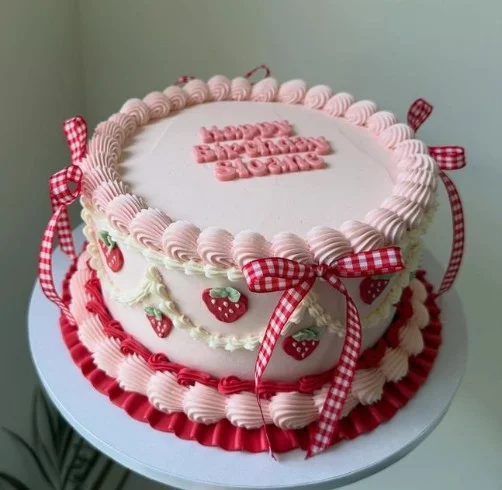 Vintage birthday cakes 29 Vintage Cakes | Guelph Cakes on Instagram: "For the sweetest little babe ๐๐" | Strawberry birthday cake, Birthday cakes, Vintage birthday cakes